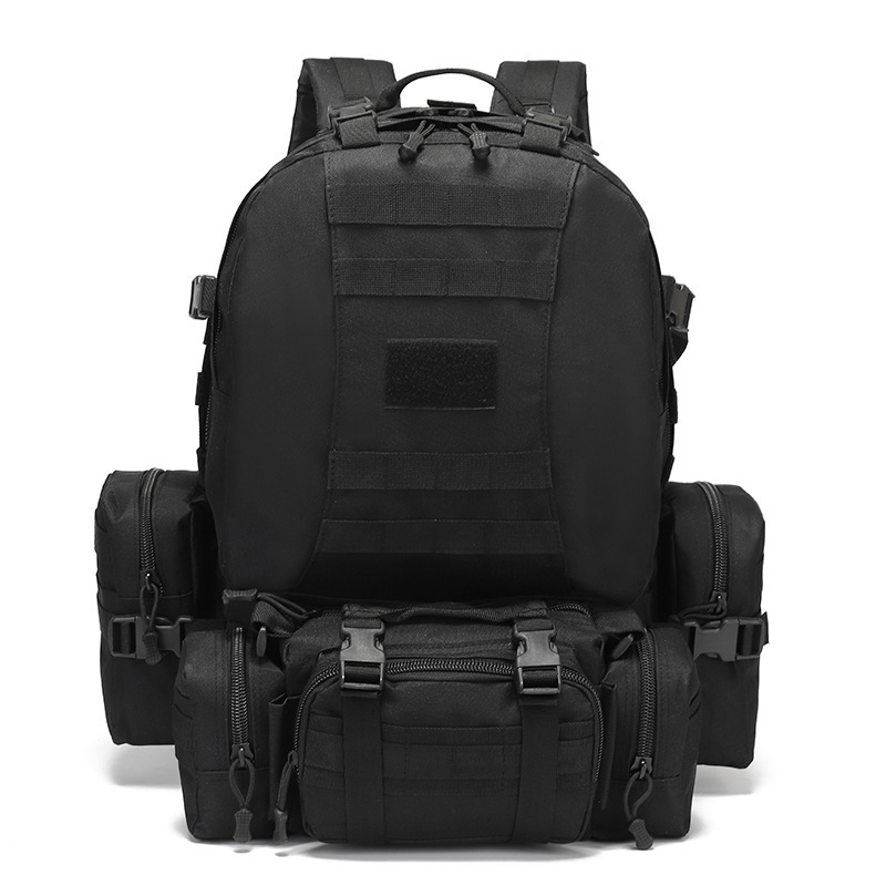 Rucksack Military Style - 50L في الهواء الطلق على ظهره